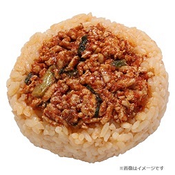 激辛肉そぼろおにぎり