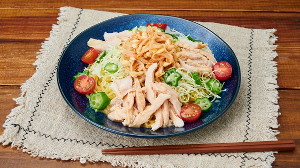 キャベツたっぷり！「バンバンジー風冷やし中華」｜LAWSON STORE 100